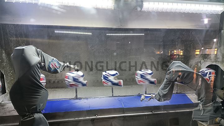 Liña de pintura de casco