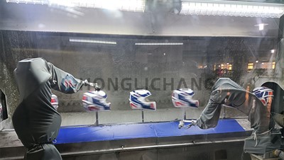 Liña de pintura de casco